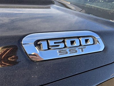 2025 RAM 1500 Laramie 4x4 Crew Cab 5'7" Box