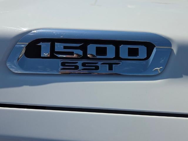 2025 RAM 1500 Laramie 4x4 Crew Cab 5'7" Box