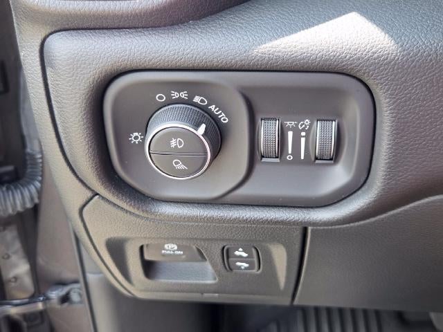 2023 RAM 1500 Laramie 4x4 Crew Cab 5'7" Box