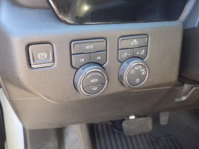 2022 Chevrolet Silverado 1500 Crew Cab Short Box 4-Wheel Drive LT 1LT