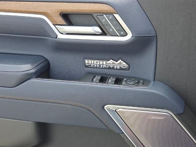 2022 Chevrolet Silverado 1500 Crew Cab Short Box 4-Wheel Drive High Country