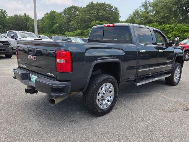 2017 GMC Sierra 2500 HD Crew Cab Standard Box 4-Wheel Drive Denali
