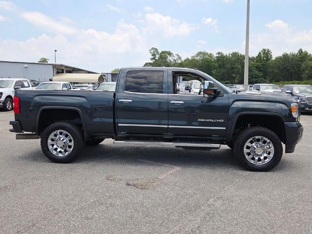 2017 GMC Sierra 2500 HD Crew Cab Standard Box 4-Wheel Drive Denali