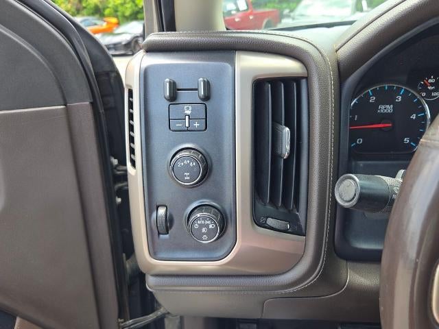 2017 GMC Sierra 2500 HD Crew Cab Standard Box 4-Wheel Drive Denali