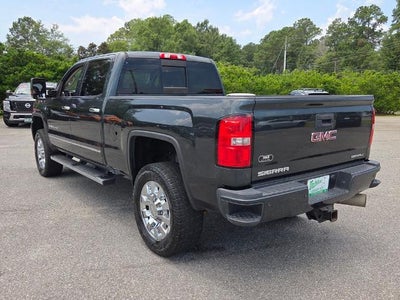2017 GMC Sierra 2500 HD Crew Cab Standard Box 4-Wheel Drive Denali