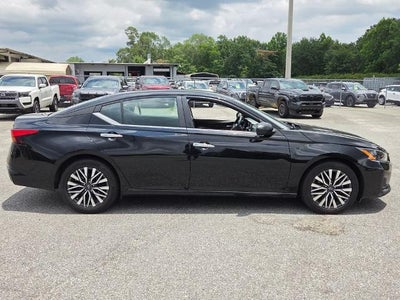 2024 Nissan Altima 2.5 SV Sedan