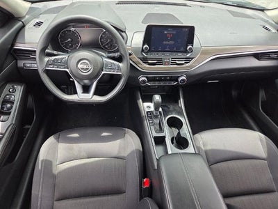 2024 Nissan Altima 2.5 SV Sedan