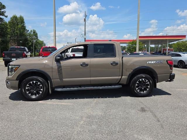 2022 Nissan TITAN Crew Cab PRO-4X®