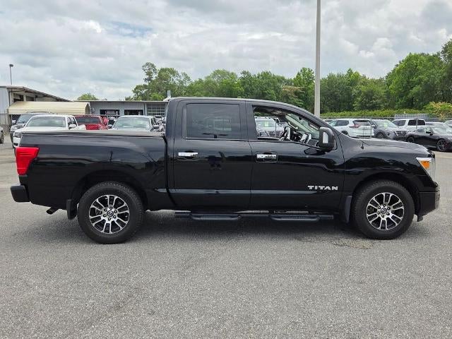 2021 Nissan Titan 4x4 Crew Cab SV