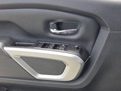 2021 Nissan Titan 4x4 Crew Cab SV