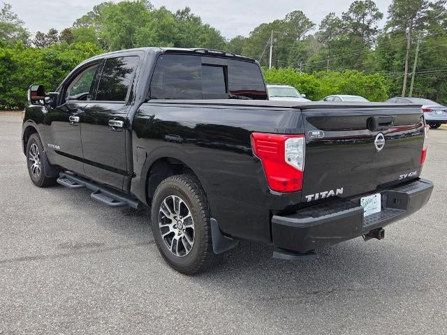 2021 Nissan Titan 4x4 Crew Cab SV