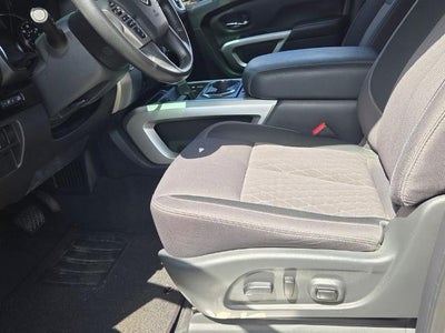 2024 Nissan Titan 4x2 Crew Cab SV