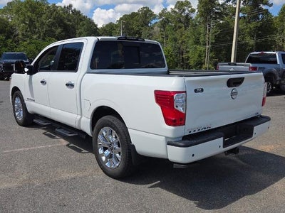 2024 Nissan Titan 4x2 Crew Cab SV