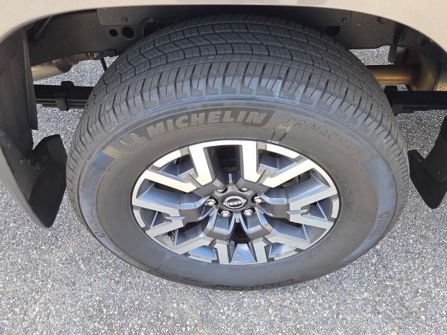 2024 Nissan Frontier Crew Cab 4x2 SL