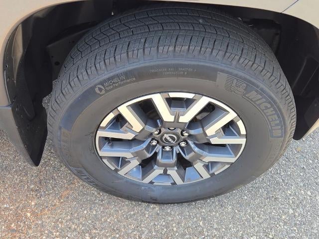 2024 Nissan Frontier Crew Cab 4x2 SL