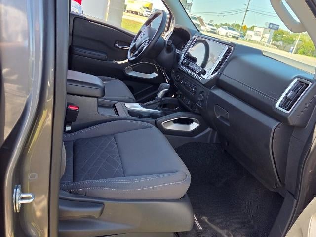 2025 Nissan Frontier Crew Cab SV
