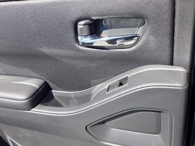 2025 Nissan Frontier Crew Cab SV