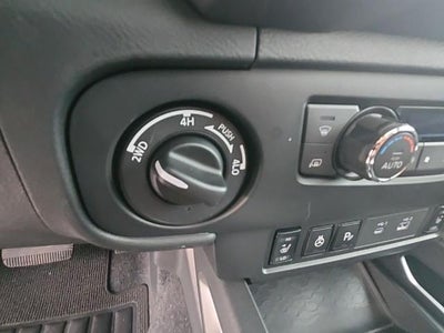 2025 Nissan Frontier Crew Cab SL