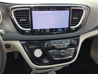 2024 Chrysler Pacifica Touring L FWD