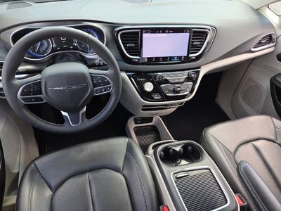 2024 Chrysler Pacifica Touring L FWD