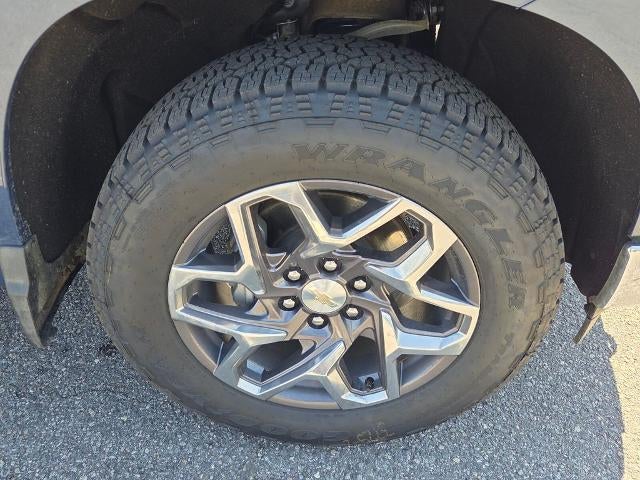 2024 Chevrolet Silverado 1500 Crew Cab Short Box 4-Wheel Drive LT 1LT