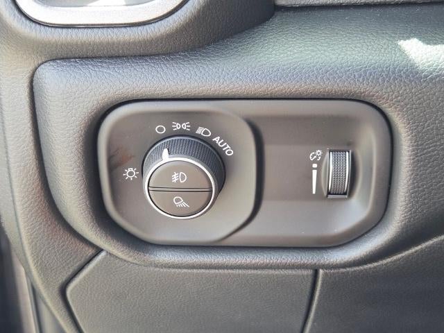 2026 RAM 3500 Tradesman 4x4 Crew Cab 8' Box