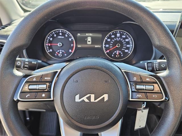2024 Kia Forte LXS IVT
