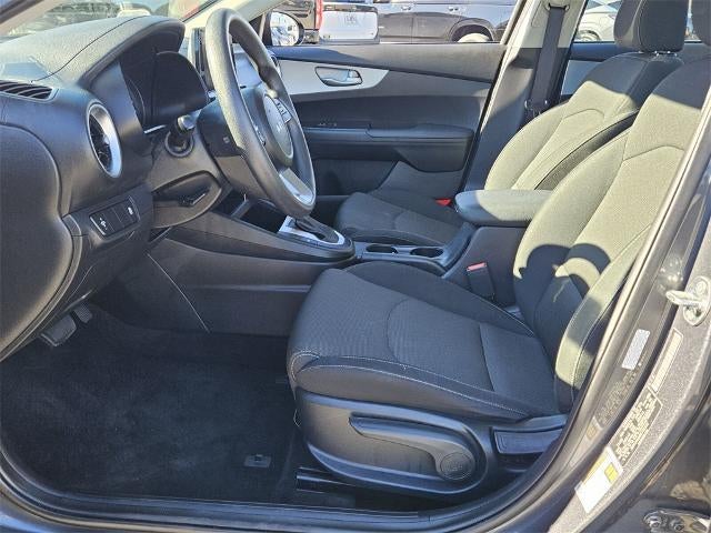 2024 Kia Forte LXS IVT