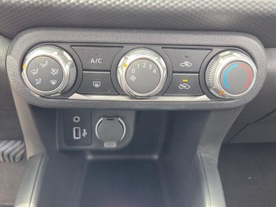 2025 Nissan Kicks Play S FWD