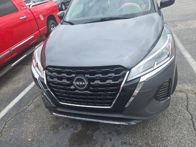 2022 Nissan Kicks S FWD
