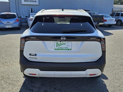 2026 Nissan Kicks SV