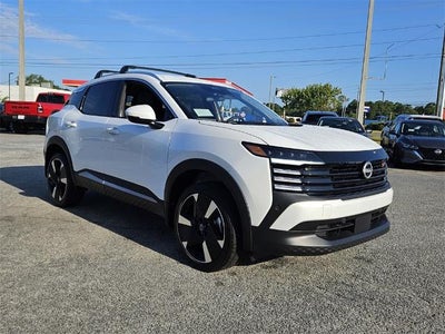 2025 Nissan Kicks SR