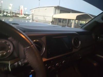 2017 Toyota Tacoma SR5 Double Cab 6' Bed V6 4x4 AT (Natl)