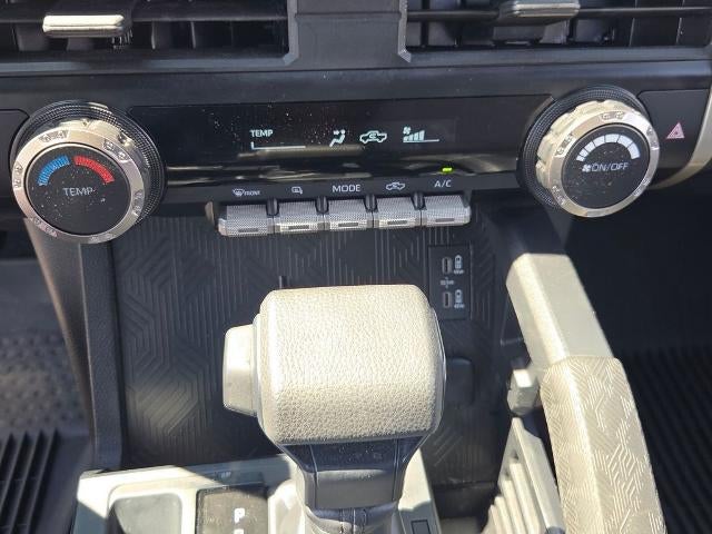 2024 Toyota Tacoma 2WD 2WD SR5 Double Cab 5' Bed AT (SE)