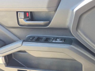 2024 Toyota Tacoma 2WD 2WD SR5 Double Cab 5' Bed AT (SE)