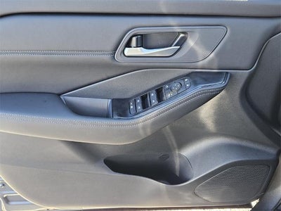 2026 Nissan Rogue 2026.5 FWD Dark Armor