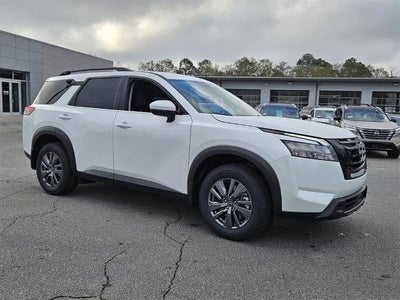 2025 Nissan Pathfinder SV