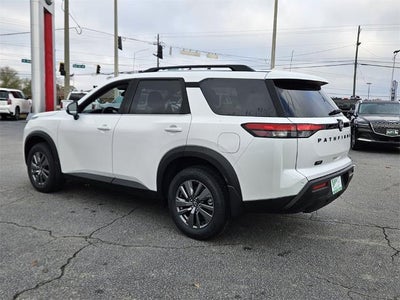 2025 Nissan Pathfinder SV