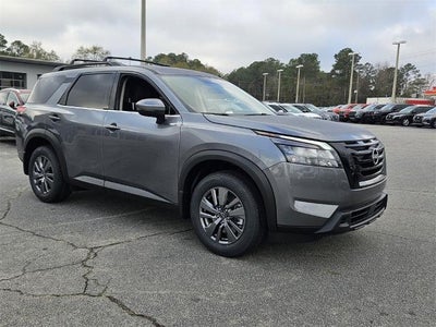 2025 Nissan Pathfinder SV