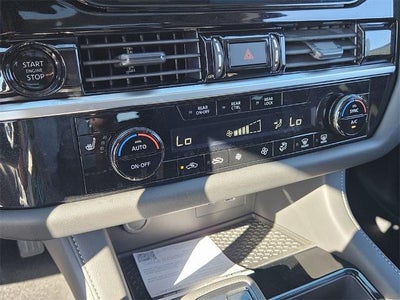 2025 Nissan Pathfinder SV