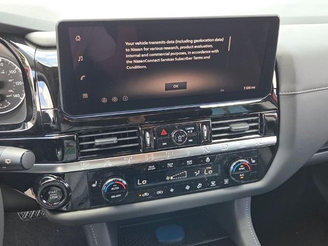 2026 Nissan Pathfinder SV