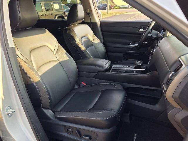 2024 Nissan Pathfinder SL 2WD