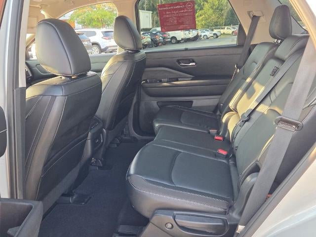 2024 Nissan Pathfinder SL 2WD