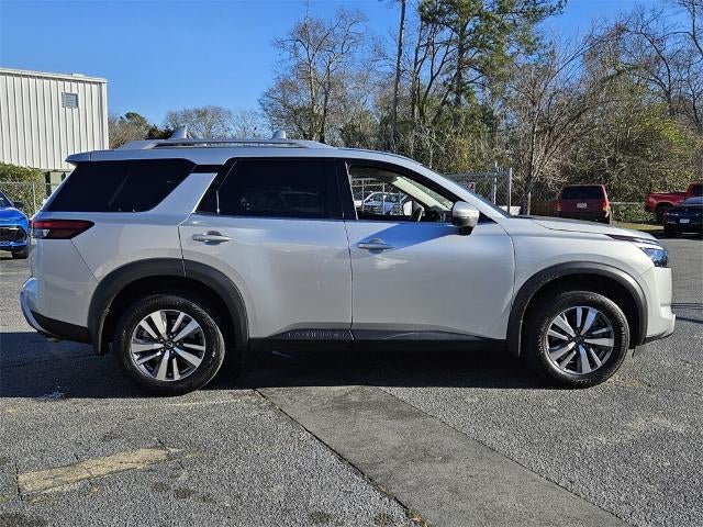 2025 Nissan Pathfinder SL 2WD