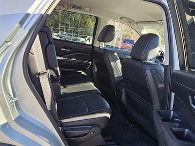 2025 Nissan Pathfinder SL 2WD