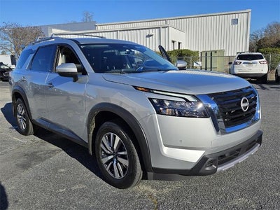 2025 Nissan Pathfinder SL 2WD