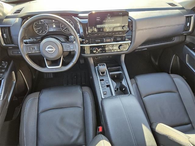 2025 Nissan Pathfinder SL 2WD