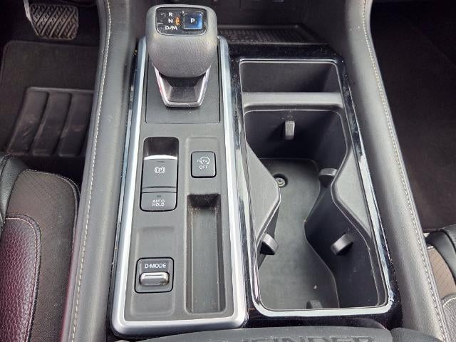 2022 Nissan Pathfinder SL 2WD