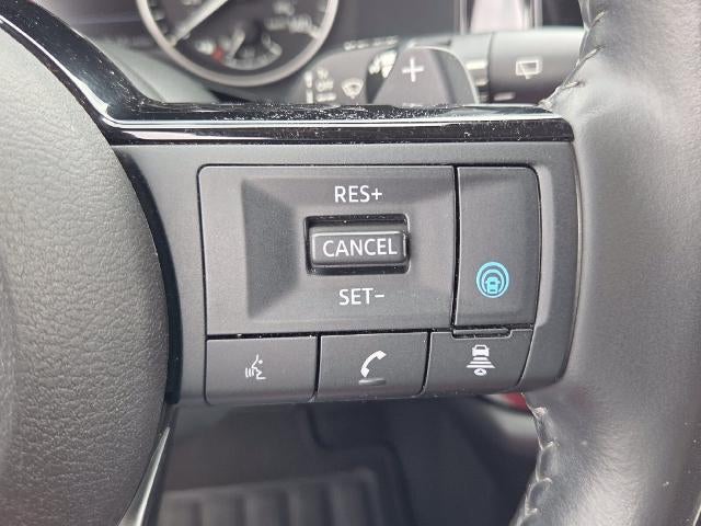 2022 Nissan Pathfinder SL 2WD
