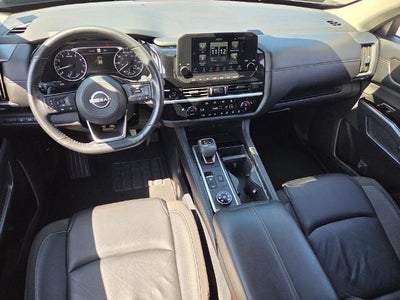 2025 Nissan Pathfinder SL 4WD